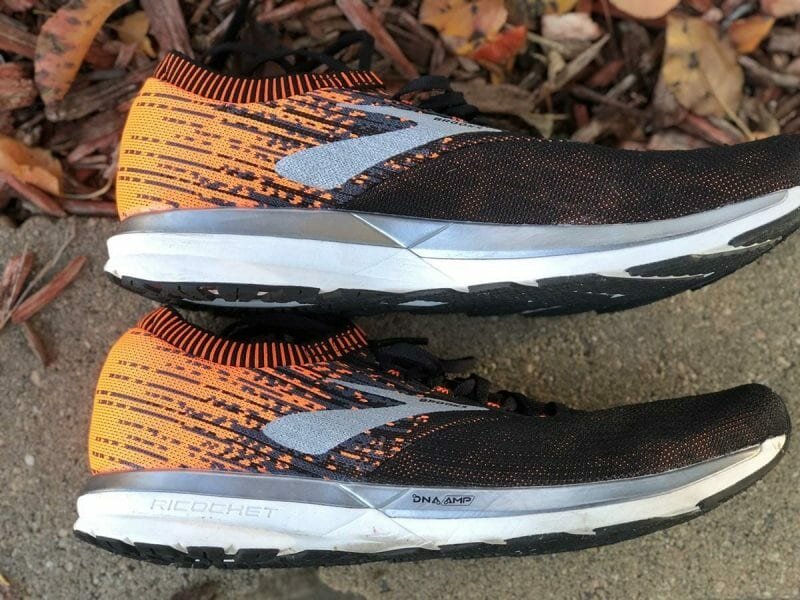 Brooks Ricochet MedialLateral Side scaled Brooks-Ricochet Seitenansicht